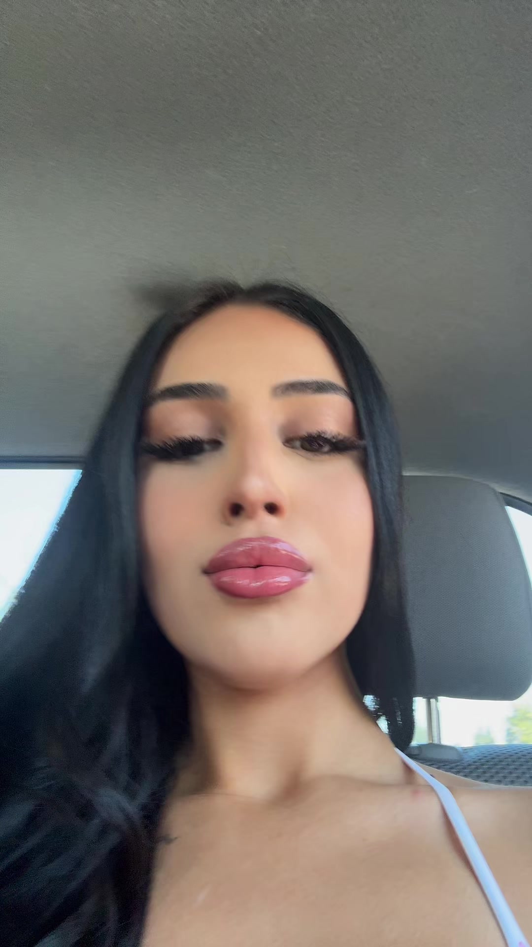 @Ava