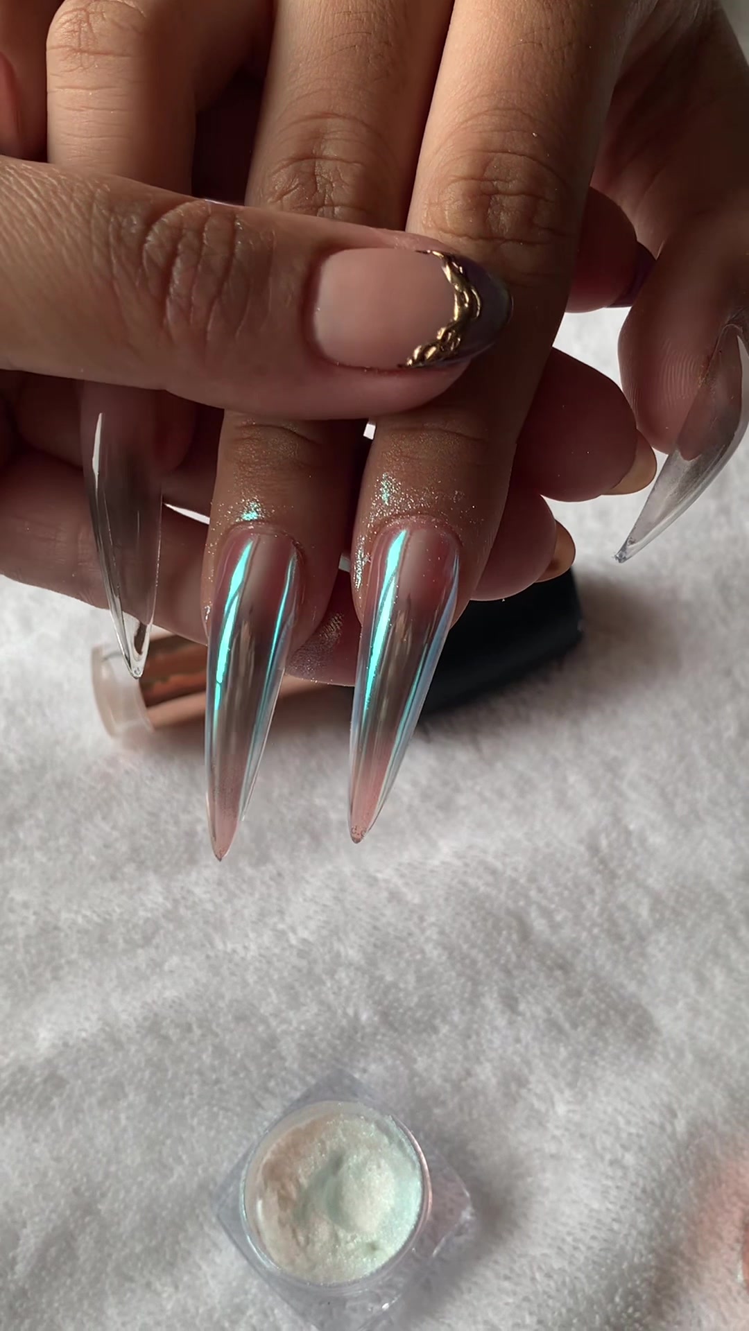 @Riya's Nails