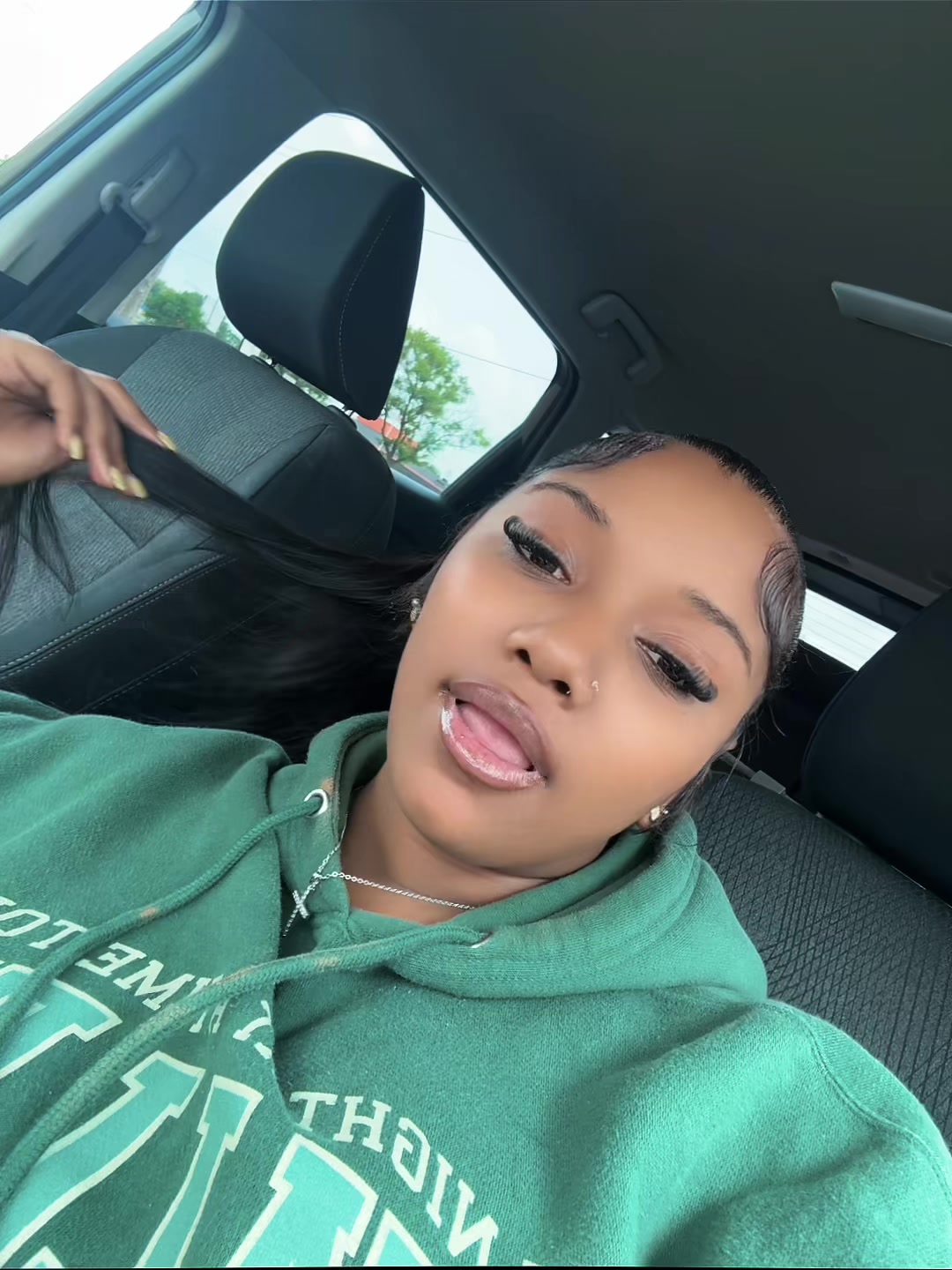@beautifulthugg3rgirll