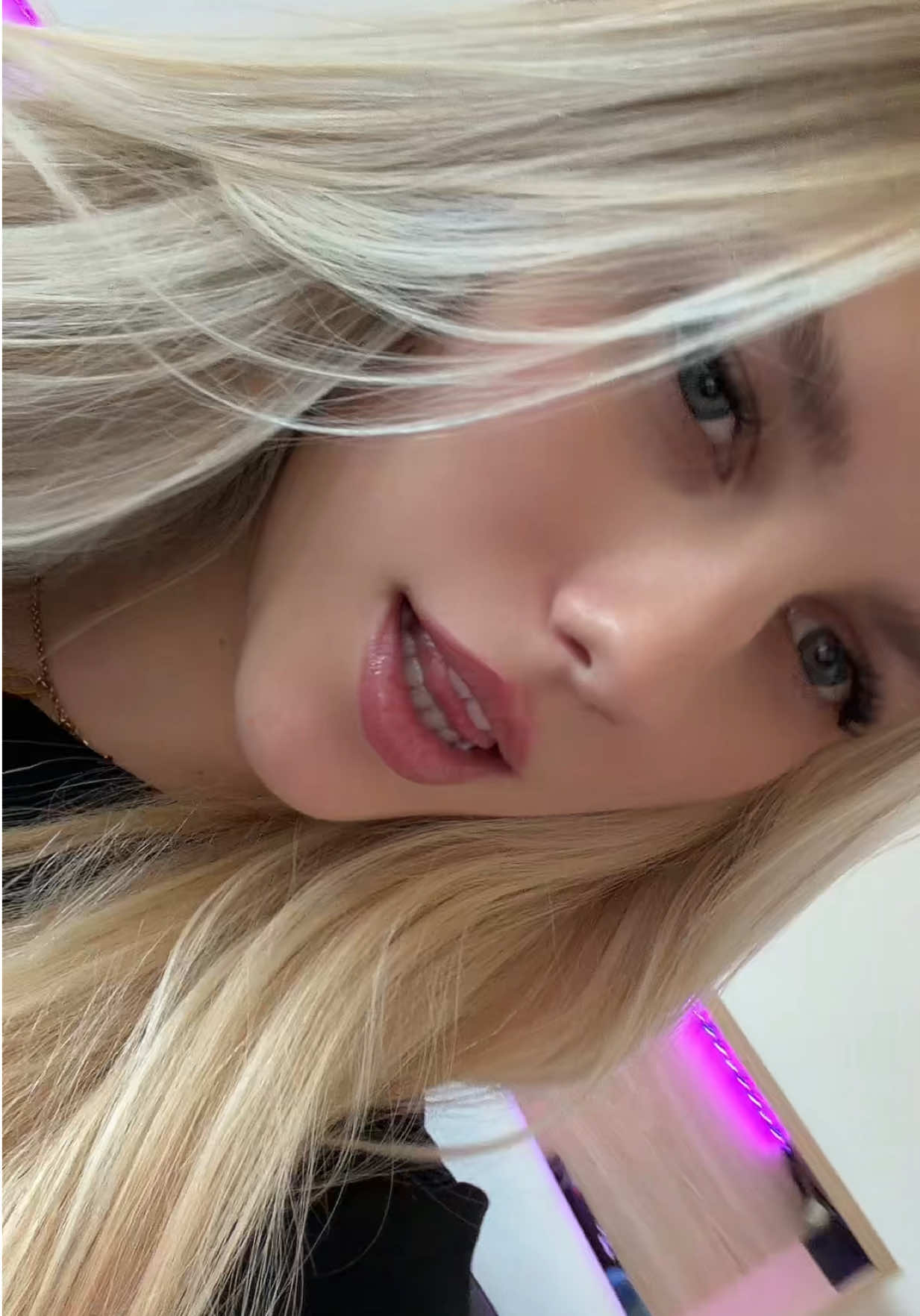 @itsvladameronenn