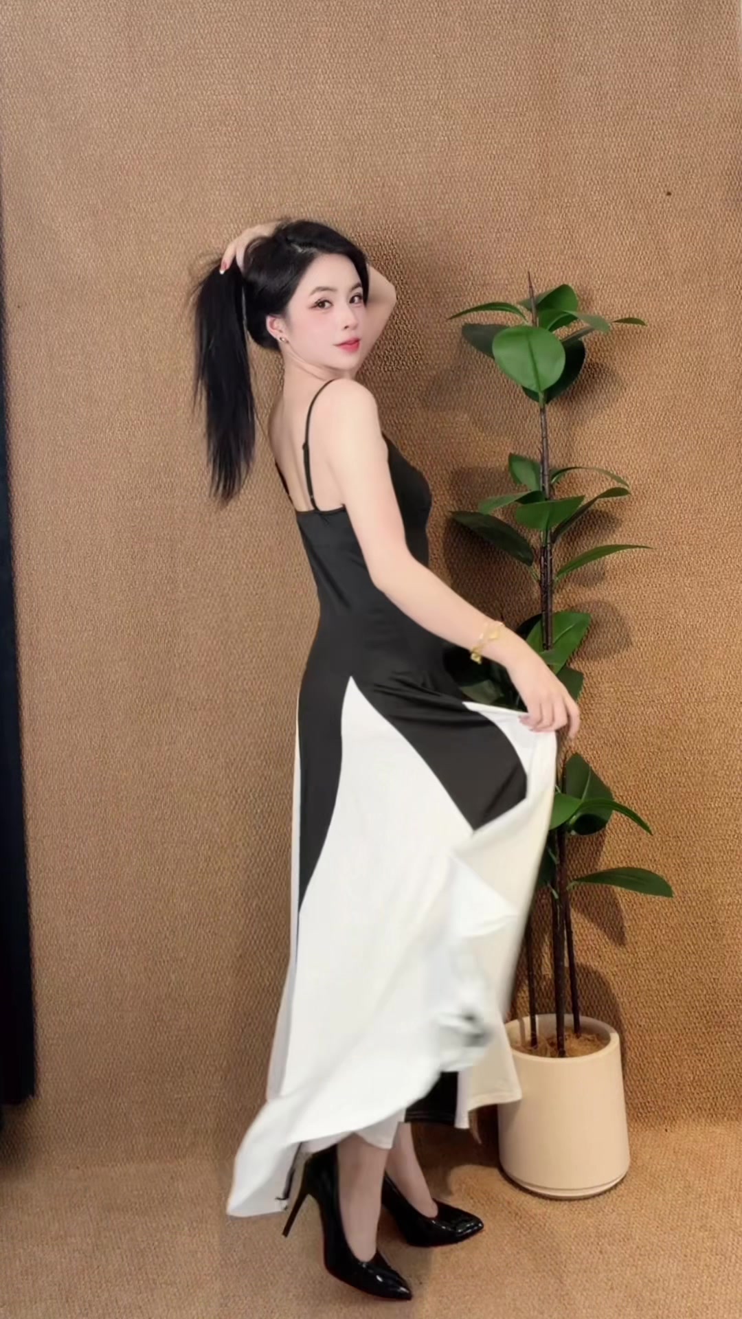 @ຮ້ານລິລີ່ເສື້ອຜ້າ Lily服饰✨