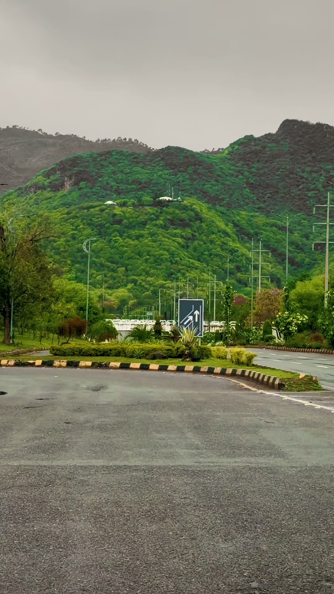 @Islamabadian⛰️🍂