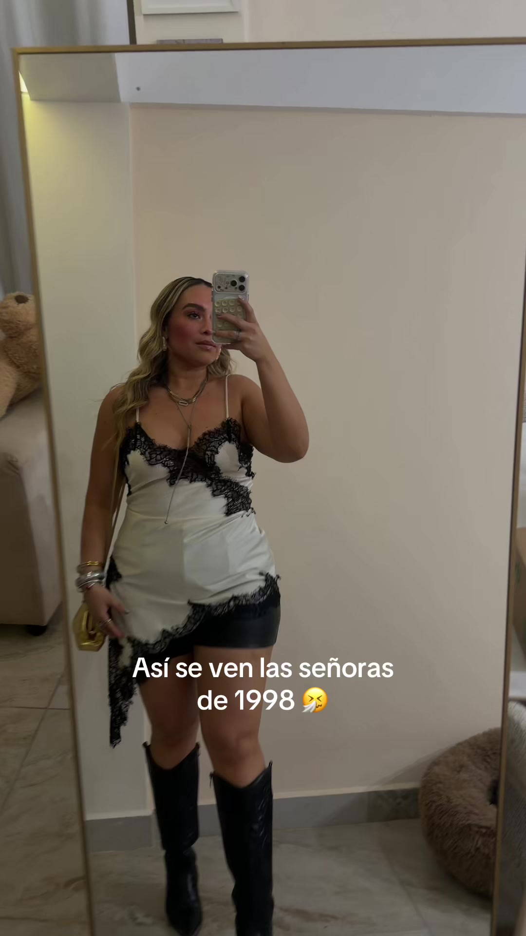 @Salma López