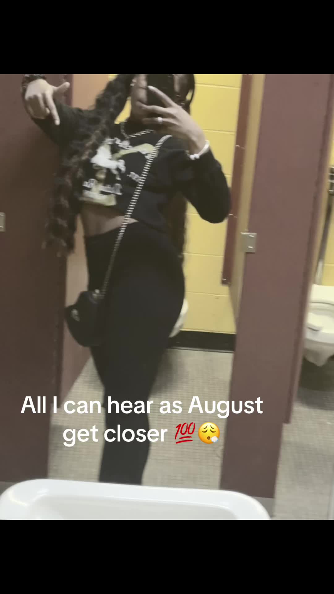 @rockoutzari_