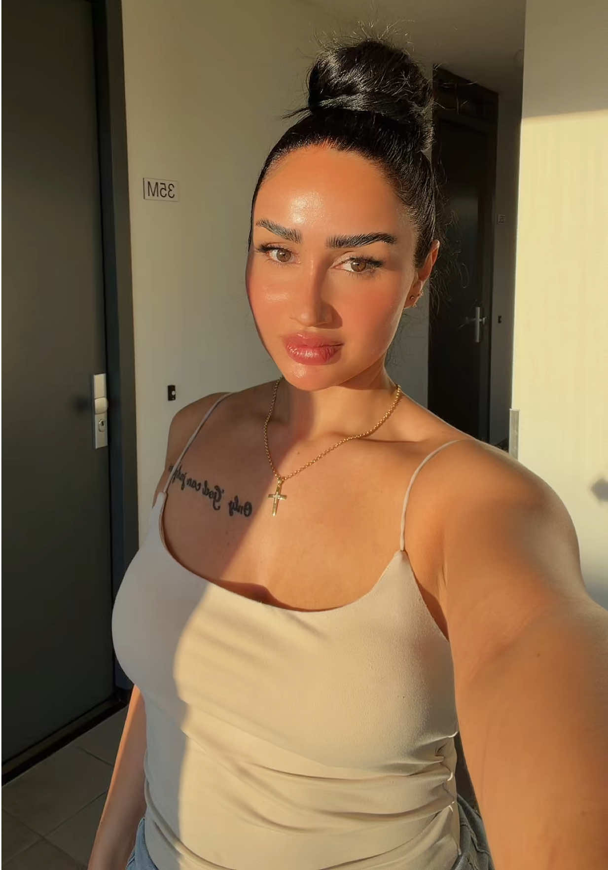 @EllxFit