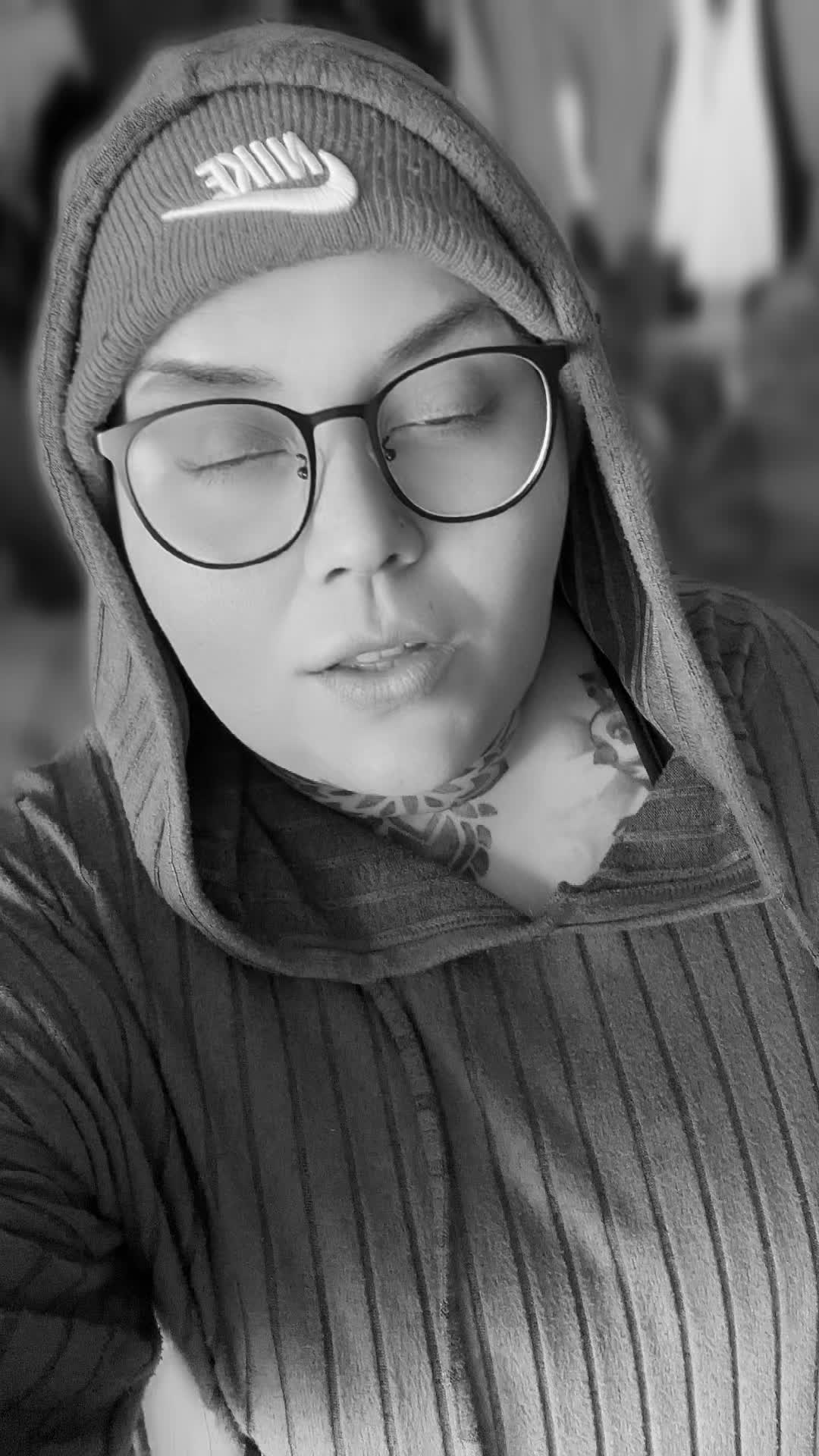 @Queen4ever1985