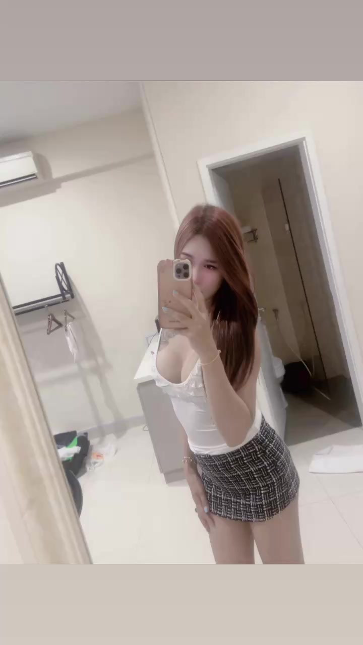 @🩷ចែញ៉ា🩷