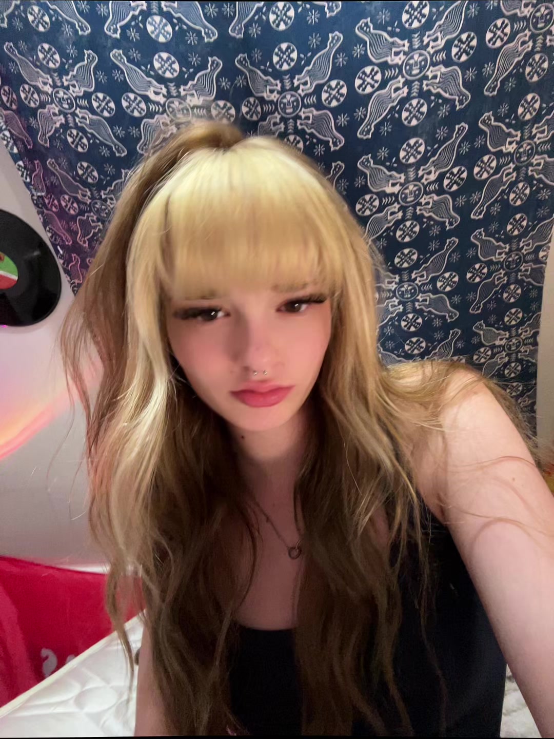 @𝐅