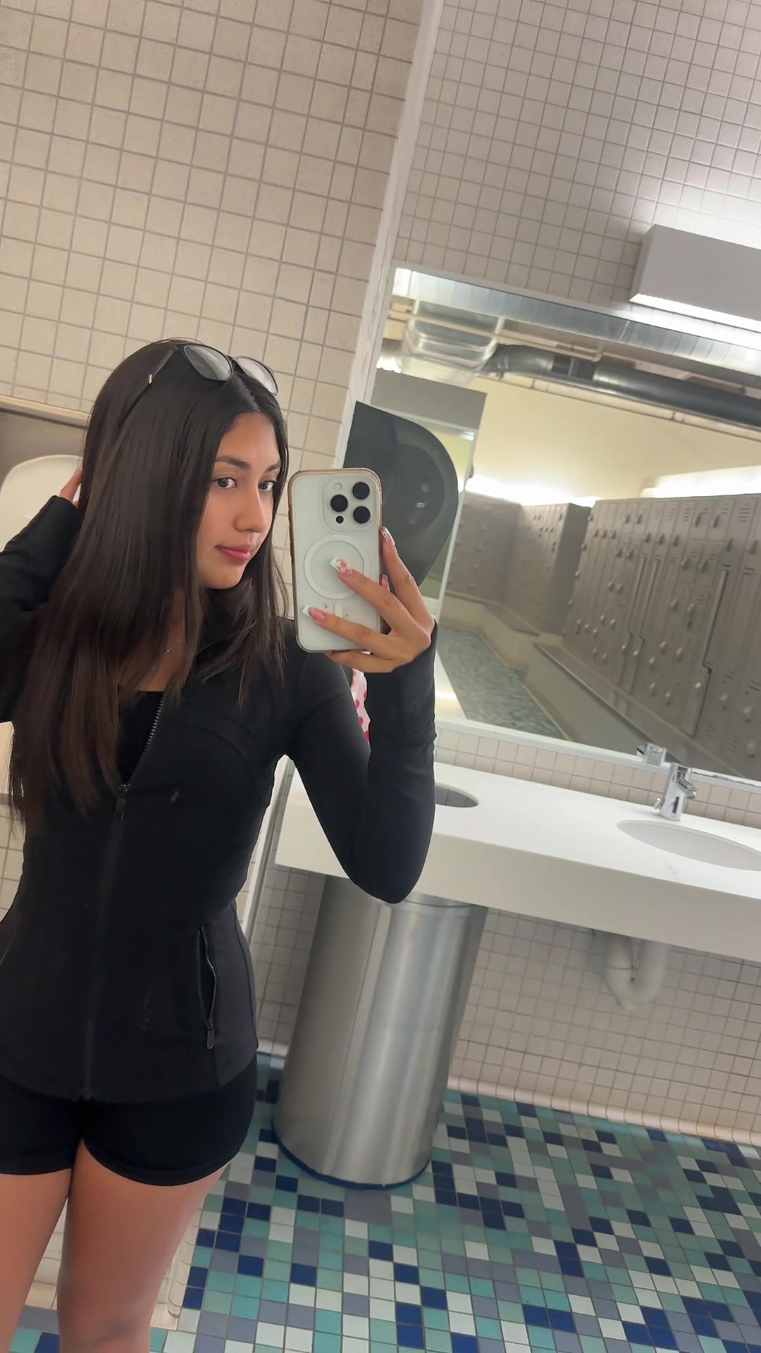 @⊱✿⊰