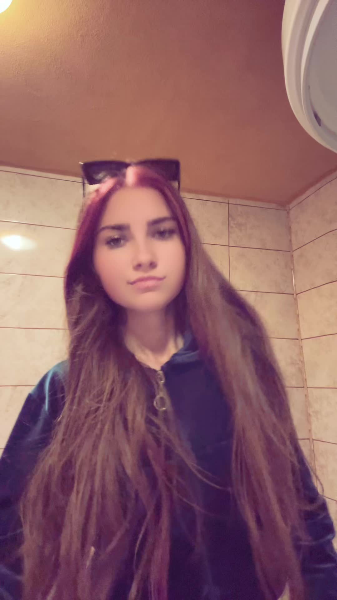 @c.tania17