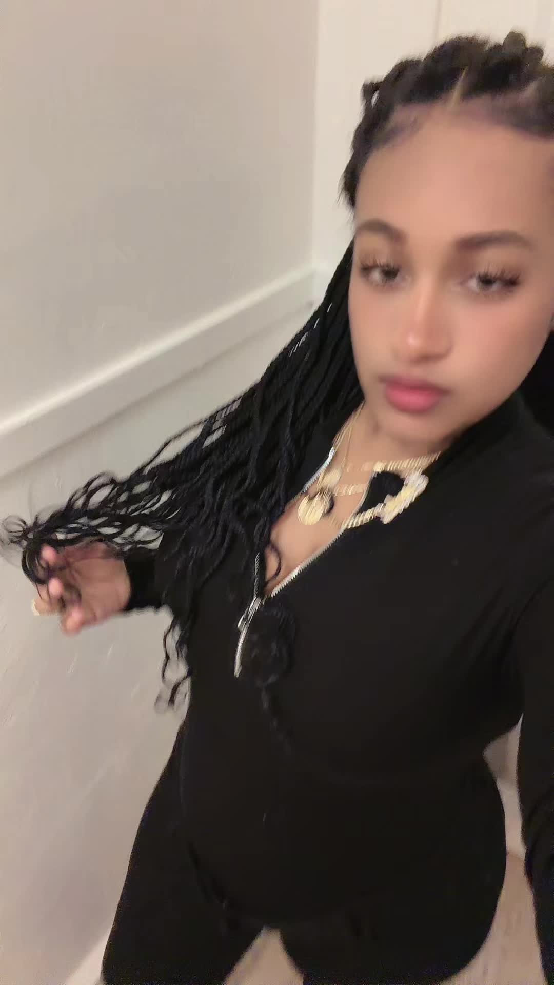 @👑🫦