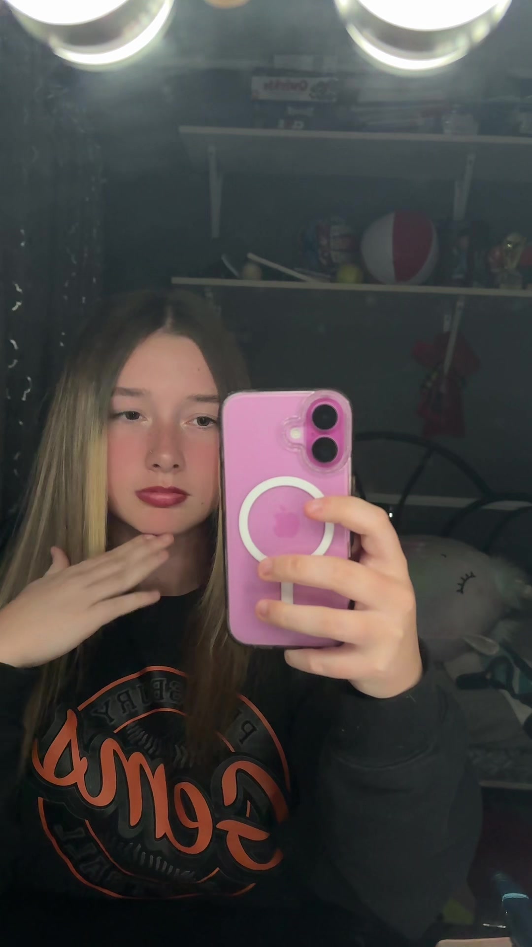 @⃟