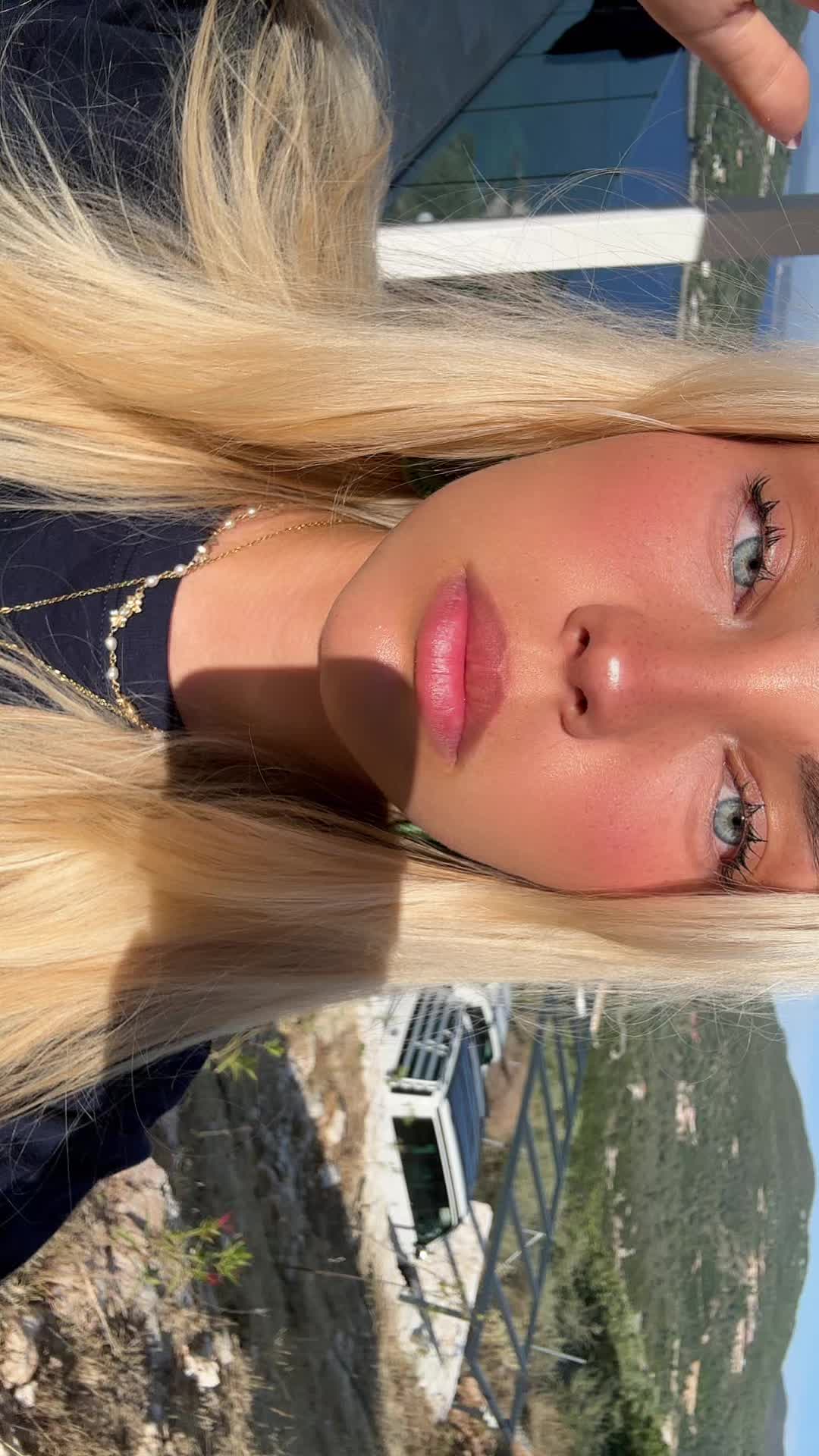 @Elli ⭐️