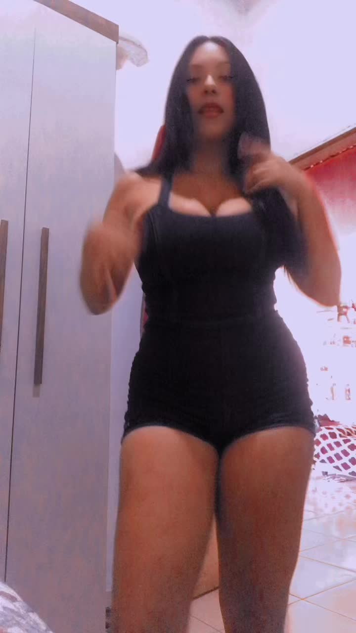 @Taiziinha___2002