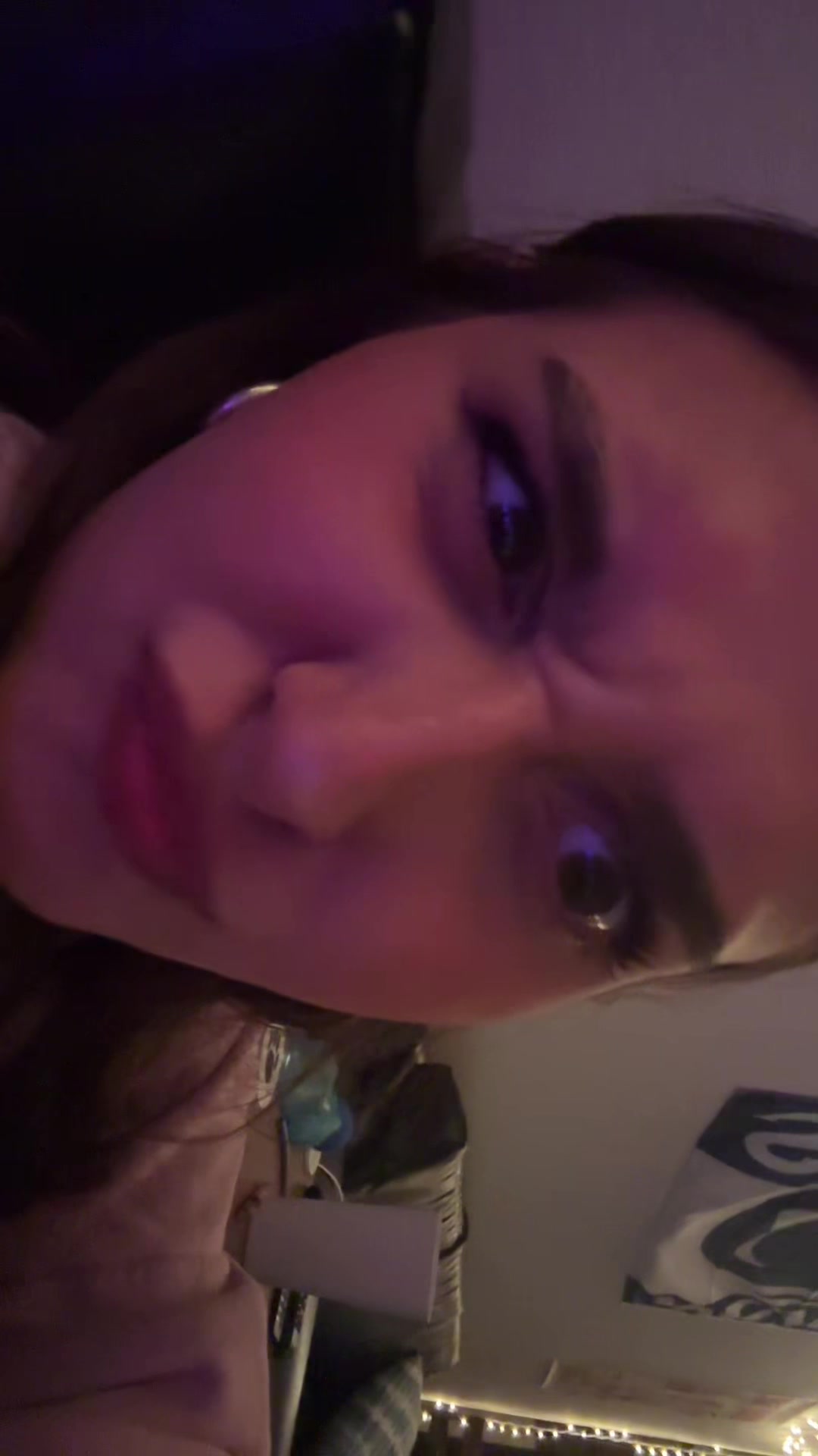 @:3