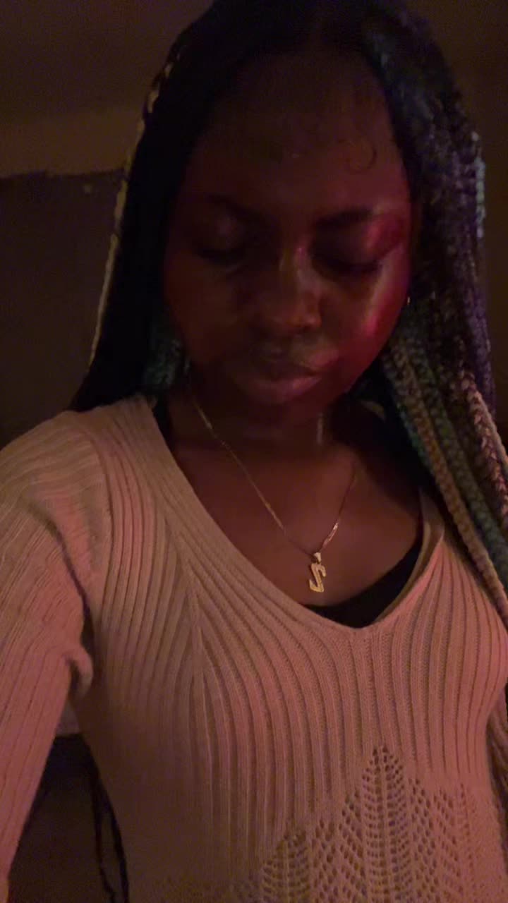 @niayanaa0