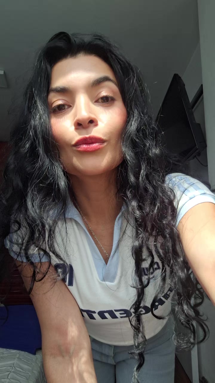 @Ana Cecibel González