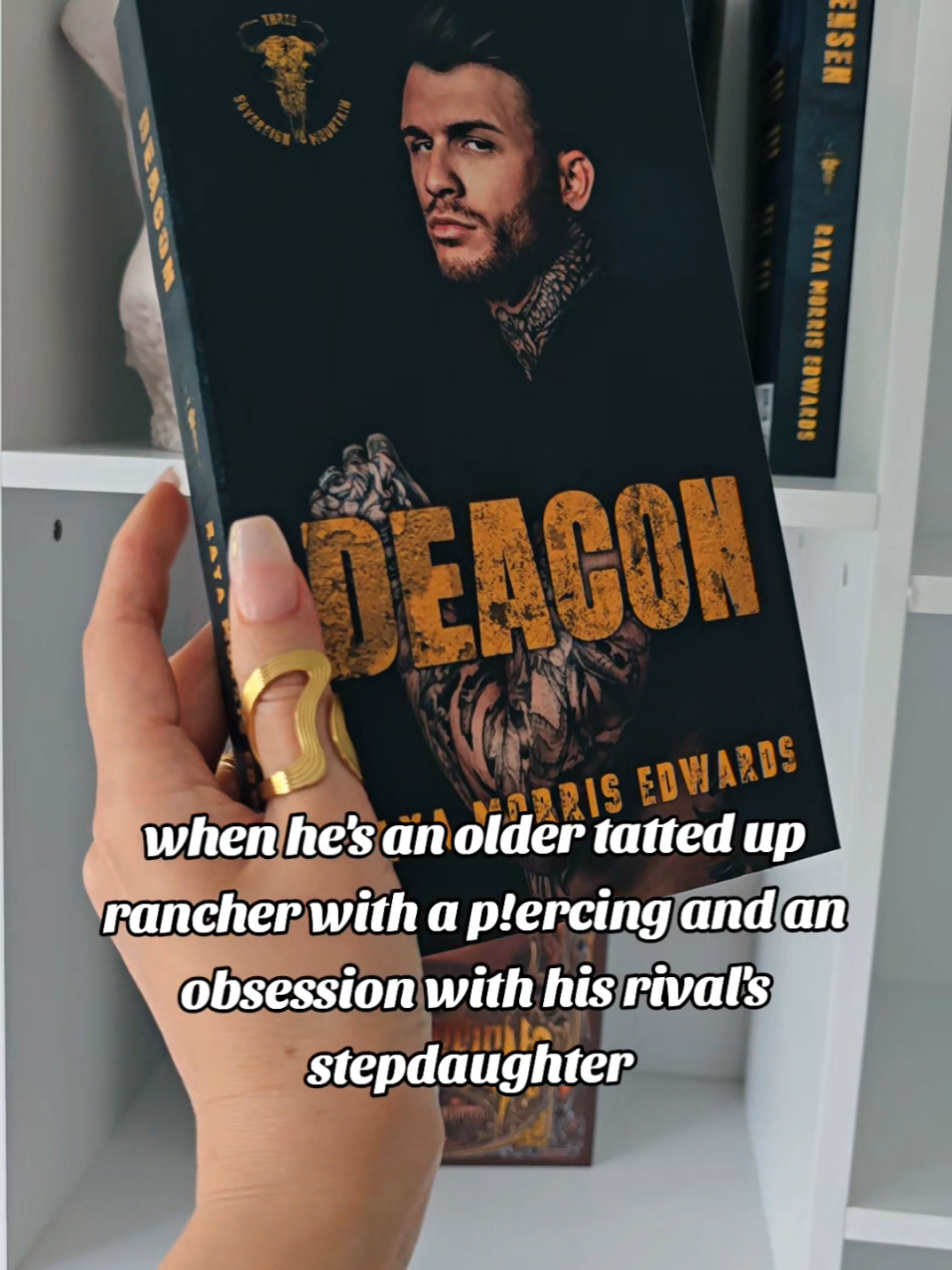 @rayamorrisedwards 📚