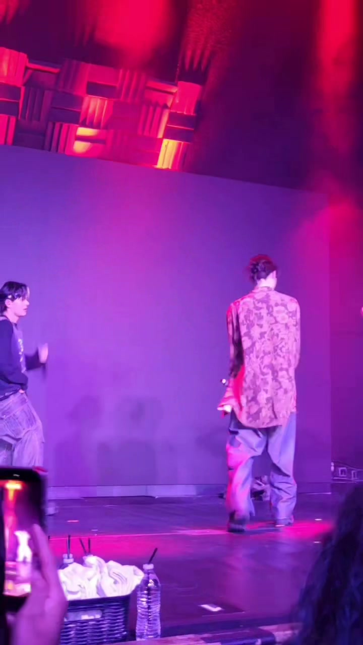 @Lv K-pop