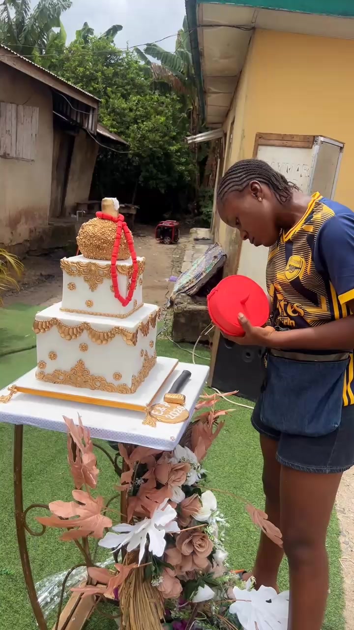 @CAKES IN WARRI DELTA STATE.