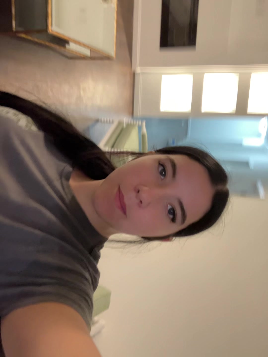 @Ella🦈🩵