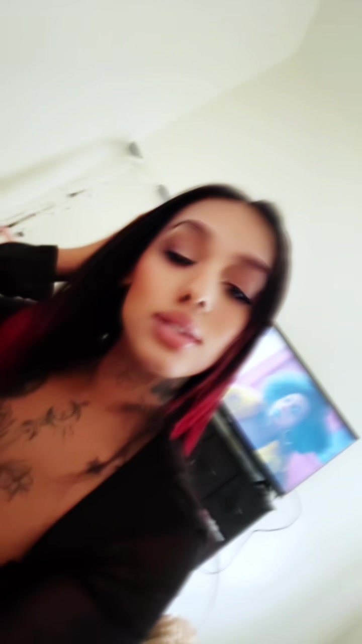 @Barbie😝❤️😫