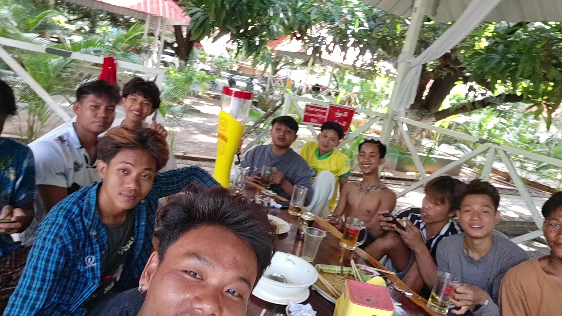 @ဇော်ဝင်း ကားကြီးပြုပြင်ရေး