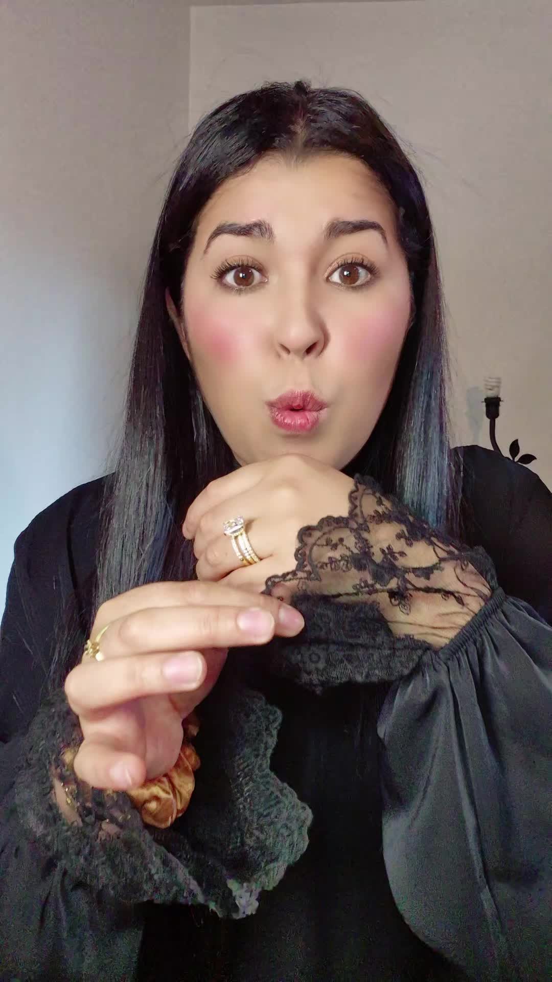 @loubna.ikram