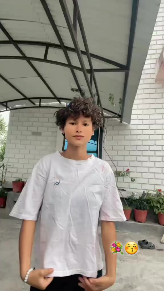 @Anu khadka 💢💫