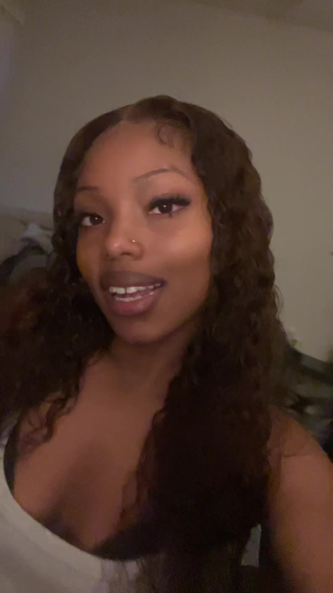 @moni 𖣂