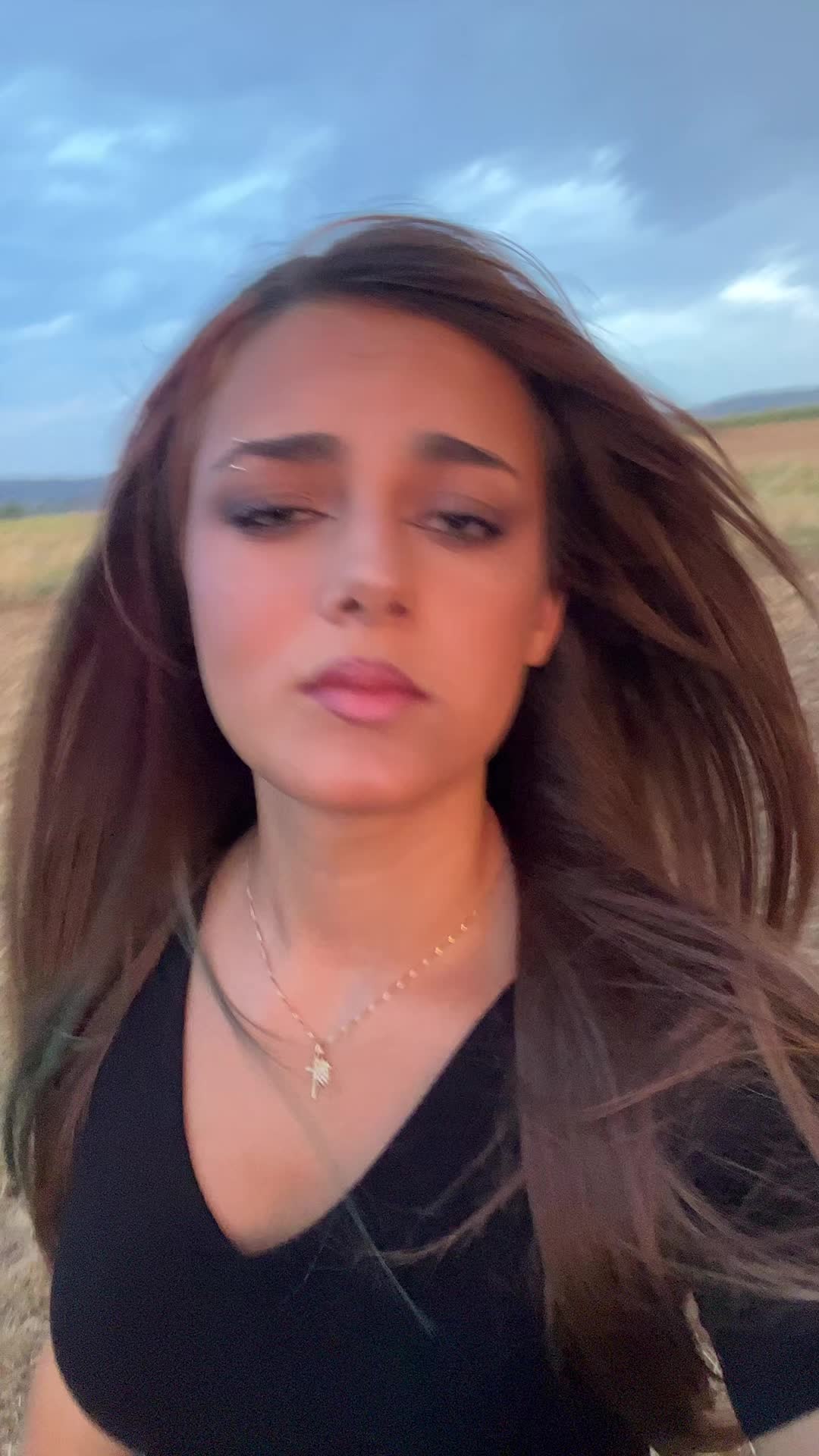 @⃟