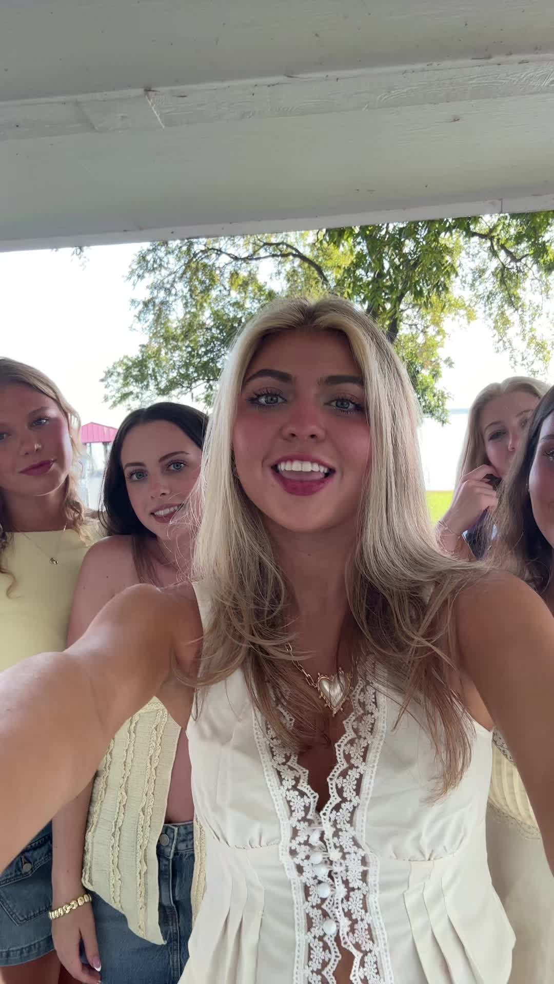 @maddieflourn