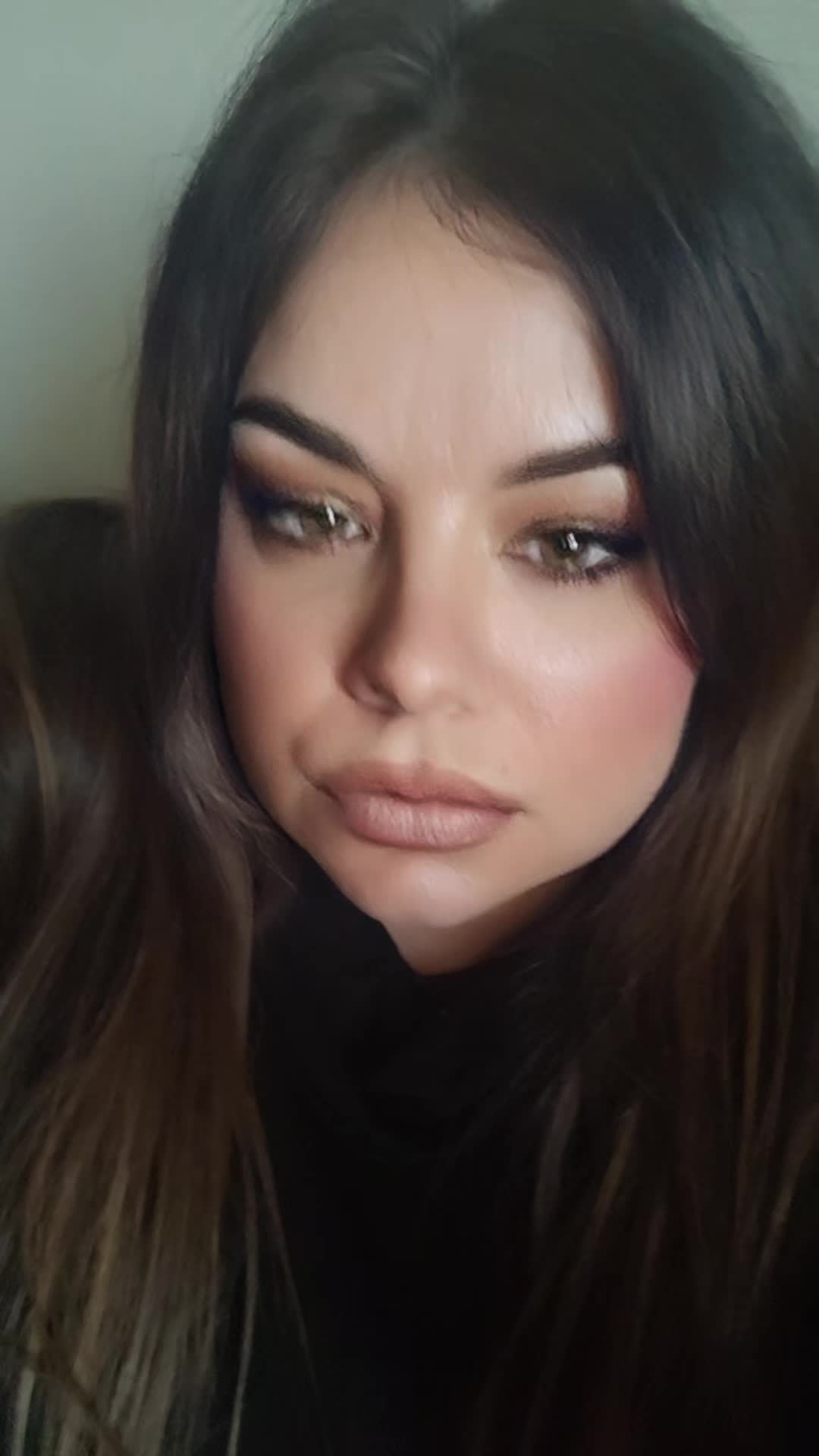 @MandelaChrissix