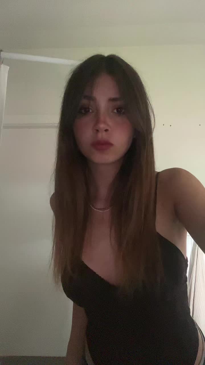 @&bull;ANNA APRILLE &bull;