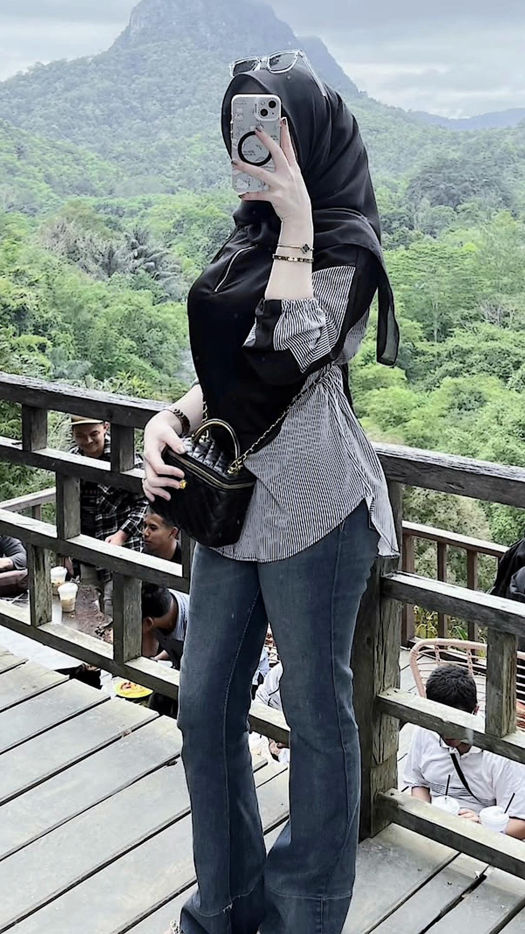 @anniputri5