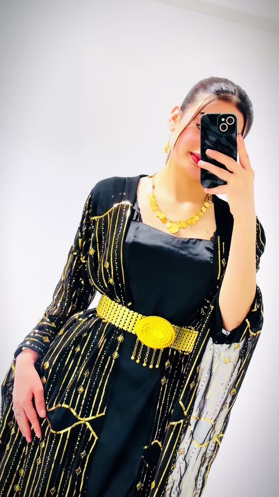 @Ayosh_Couture