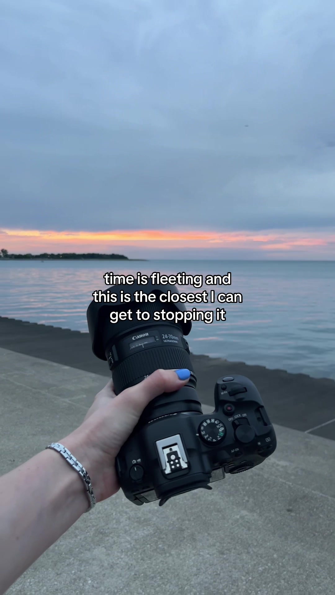 @V - CHICAGO PHOTOGRAPHER