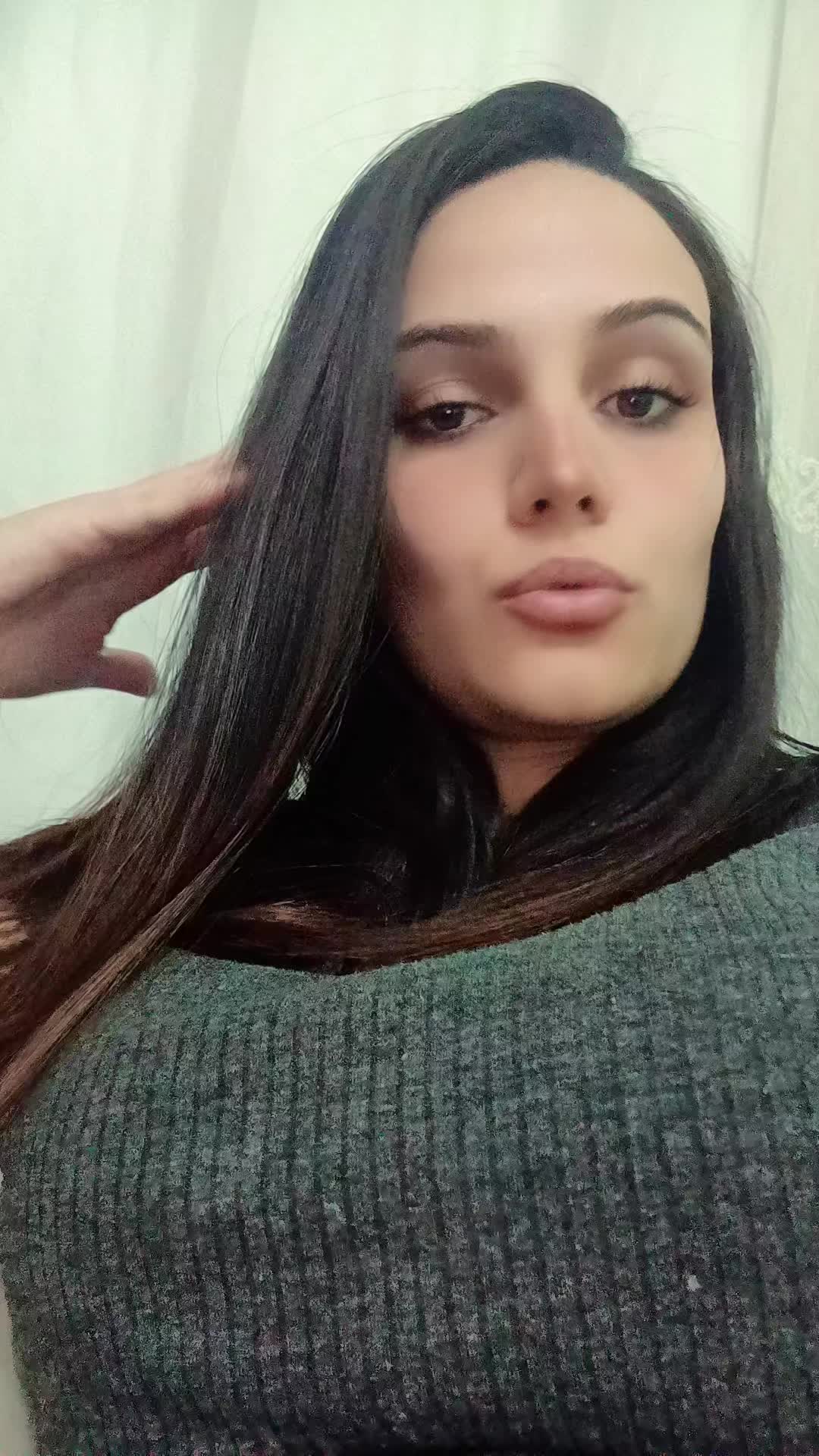 @&Ouml;znur Akar