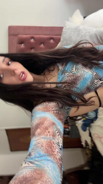 @Betygaxiola