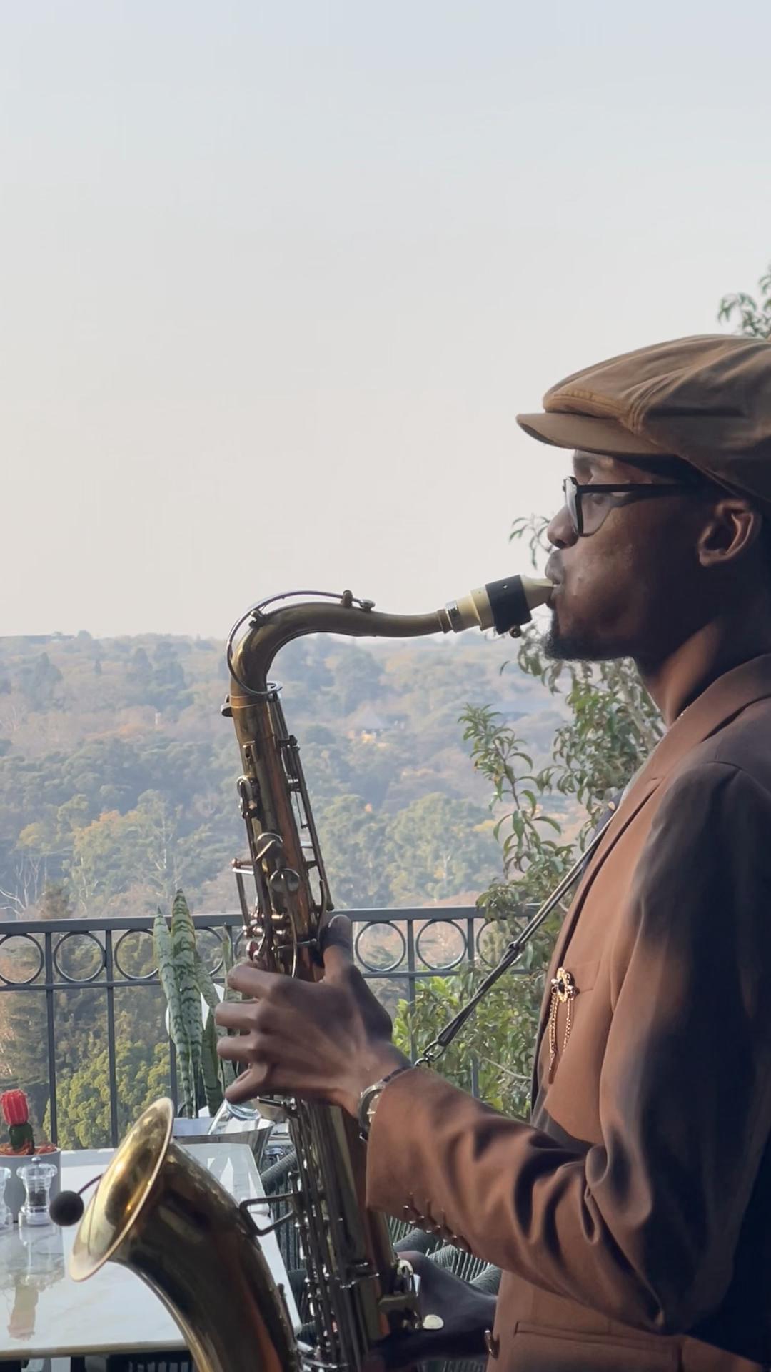 @PhemeloSaxer
