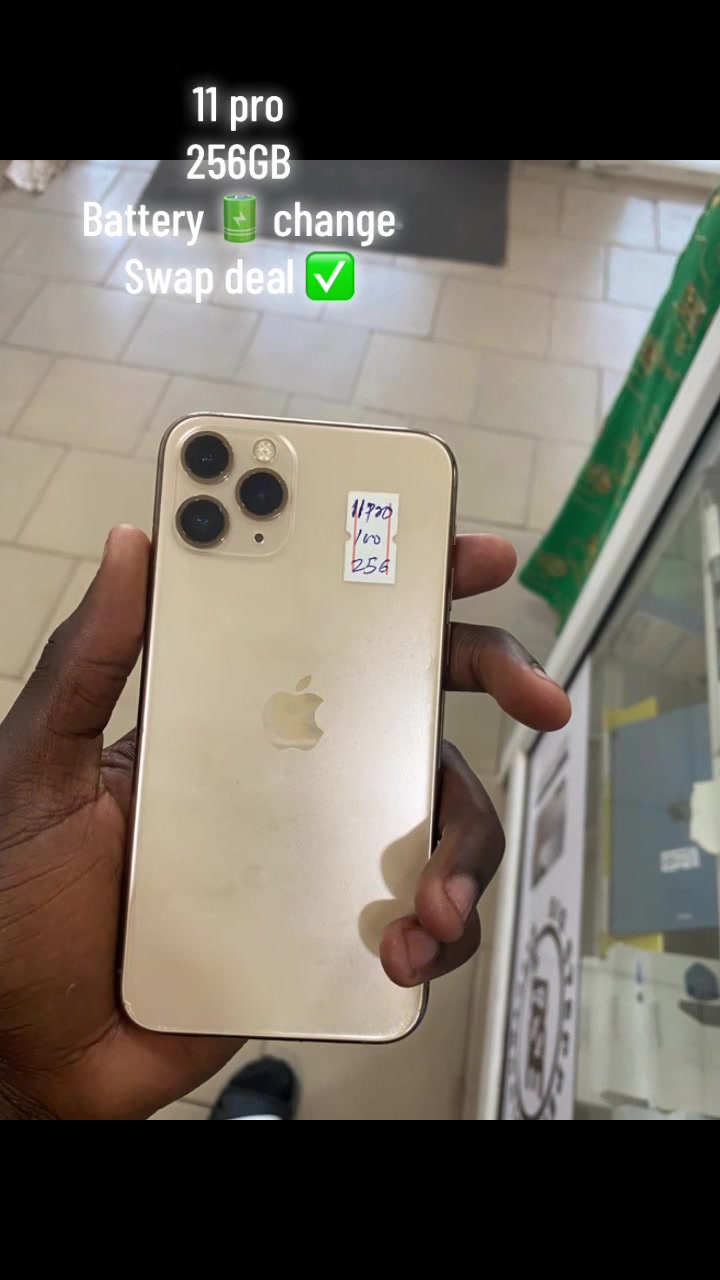 @Lil Susbi Apple Store