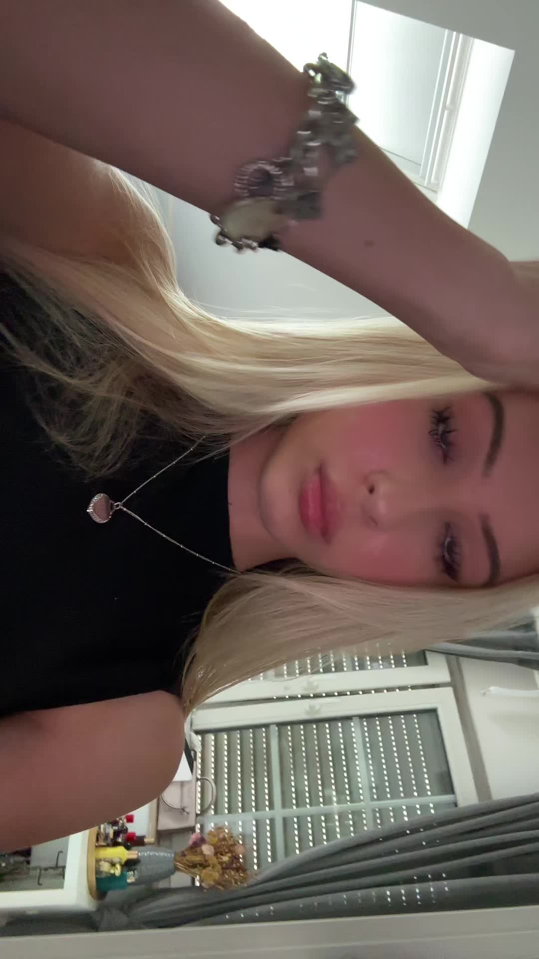 @julia