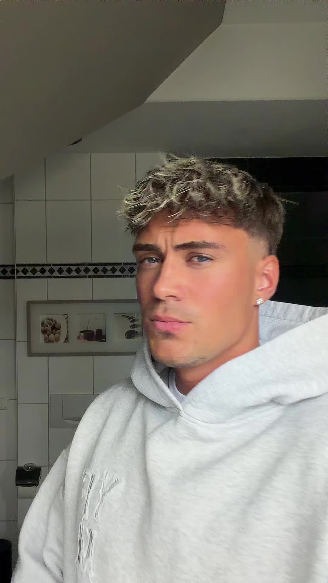 @RYAN