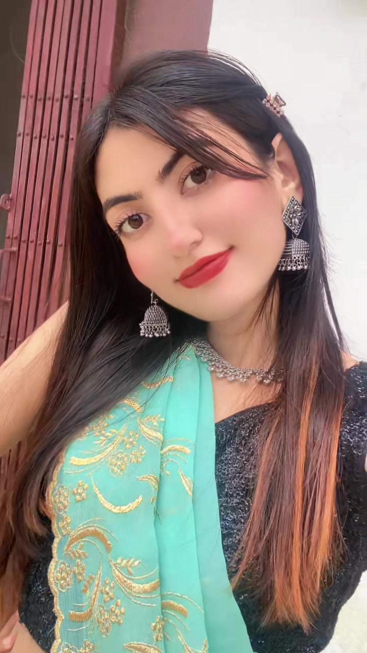 @Eyesha 🧚🏻♀️