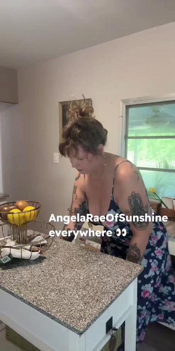 @AngelaRaeOfSunshine