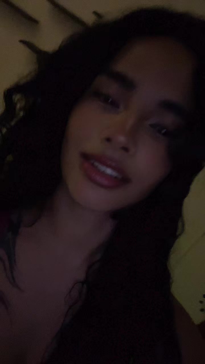 @adrielle_paz
