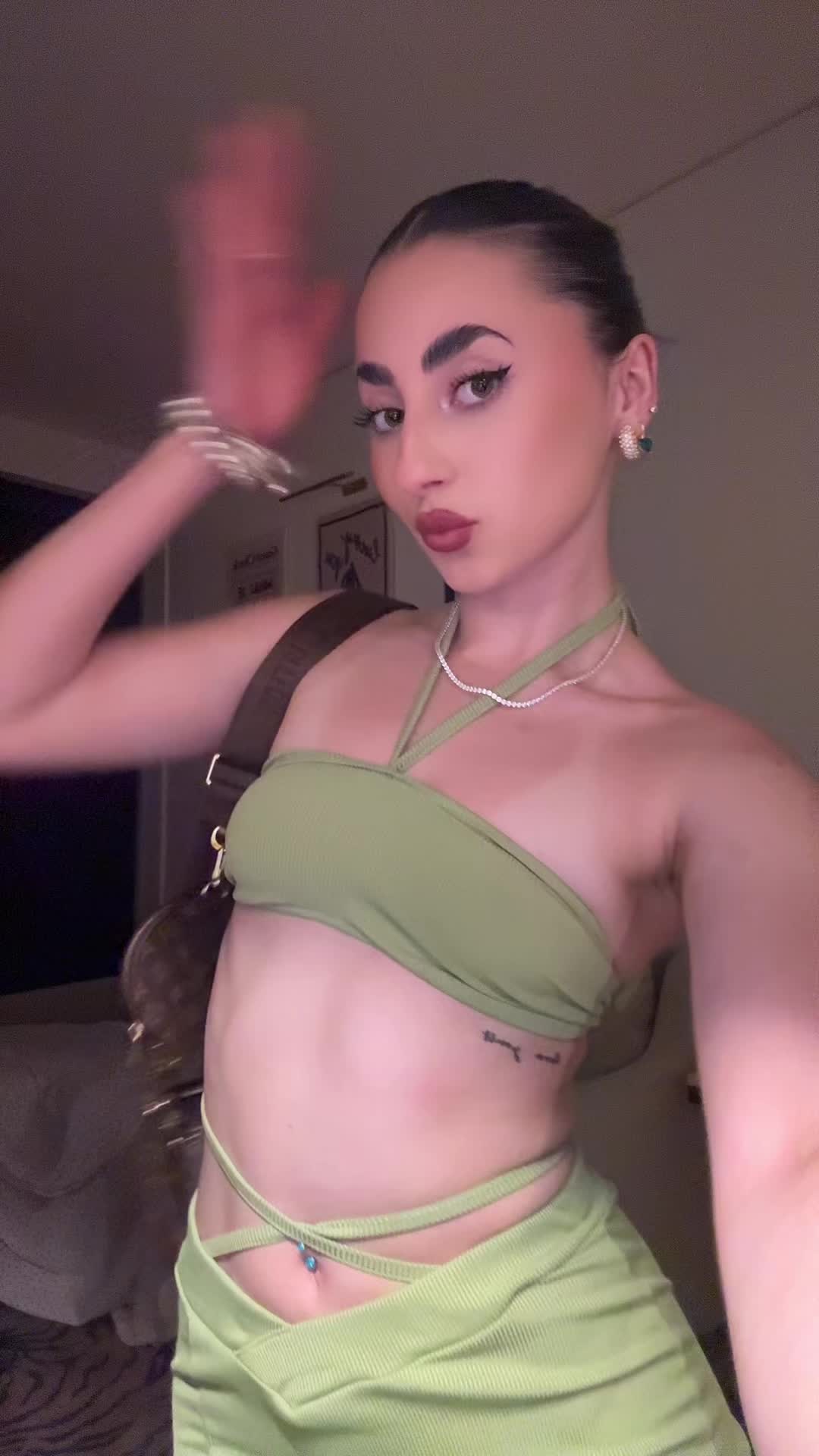@lizzy.iz.buzy