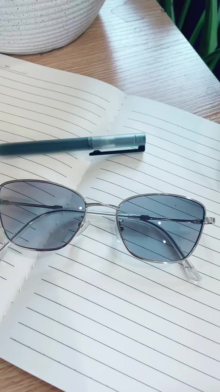 @Design Glasses