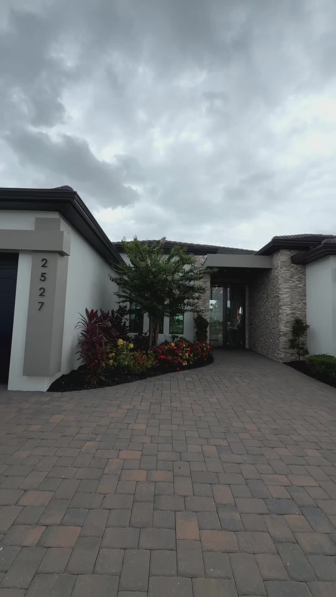 @marelis_veloz_realtor