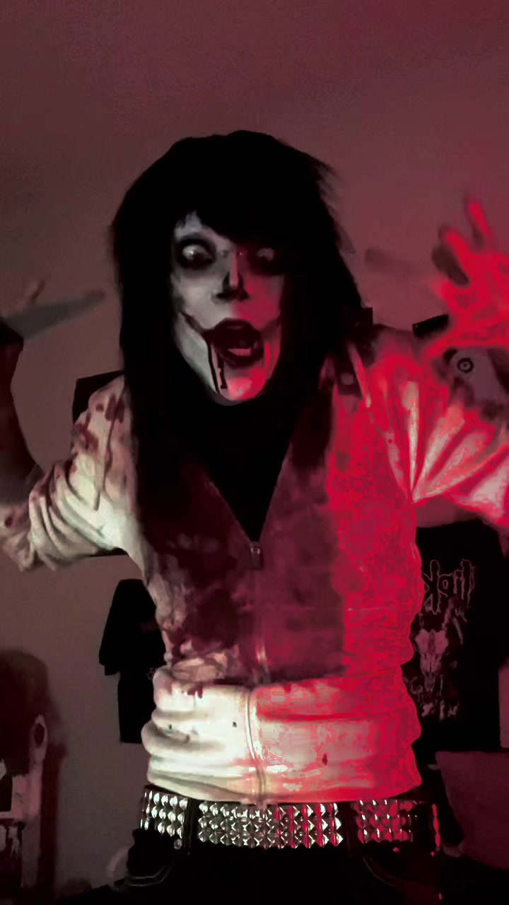 @𒉭 UrRottingVictim 𒉭